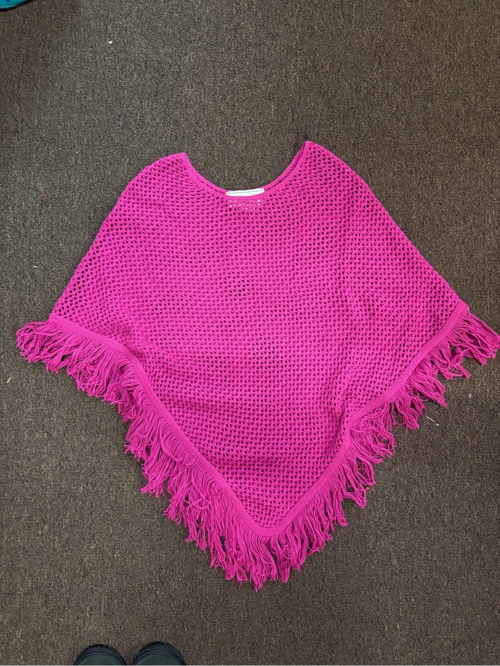 Vintage pink knit crochet boho Barbie fringe poncho size small